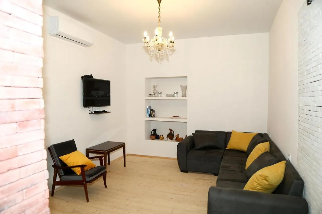 Panchitos Apartment contacts